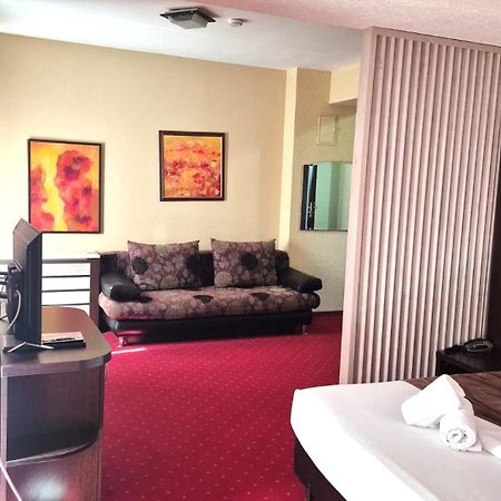 Hotel Razvan Bukarest Eksteriør billede