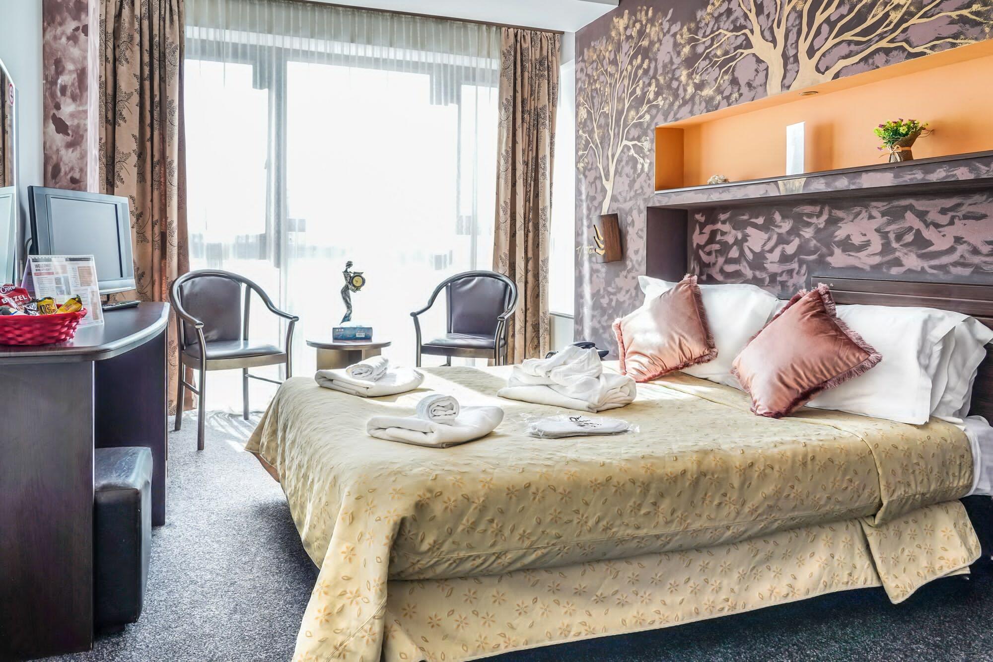 Hotel Razvan Bukarest Eksteriør billede
