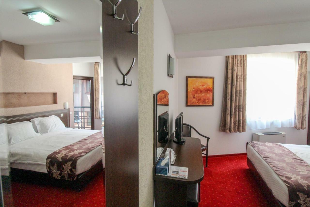 Hotel Razvan Bukarest Eksteriør billede
