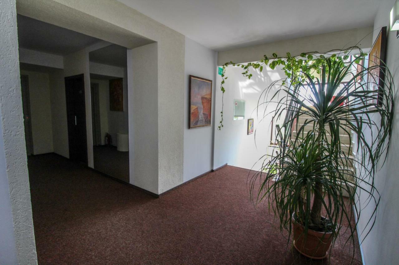 Hotel Razvan Bukarest Eksteriør billede