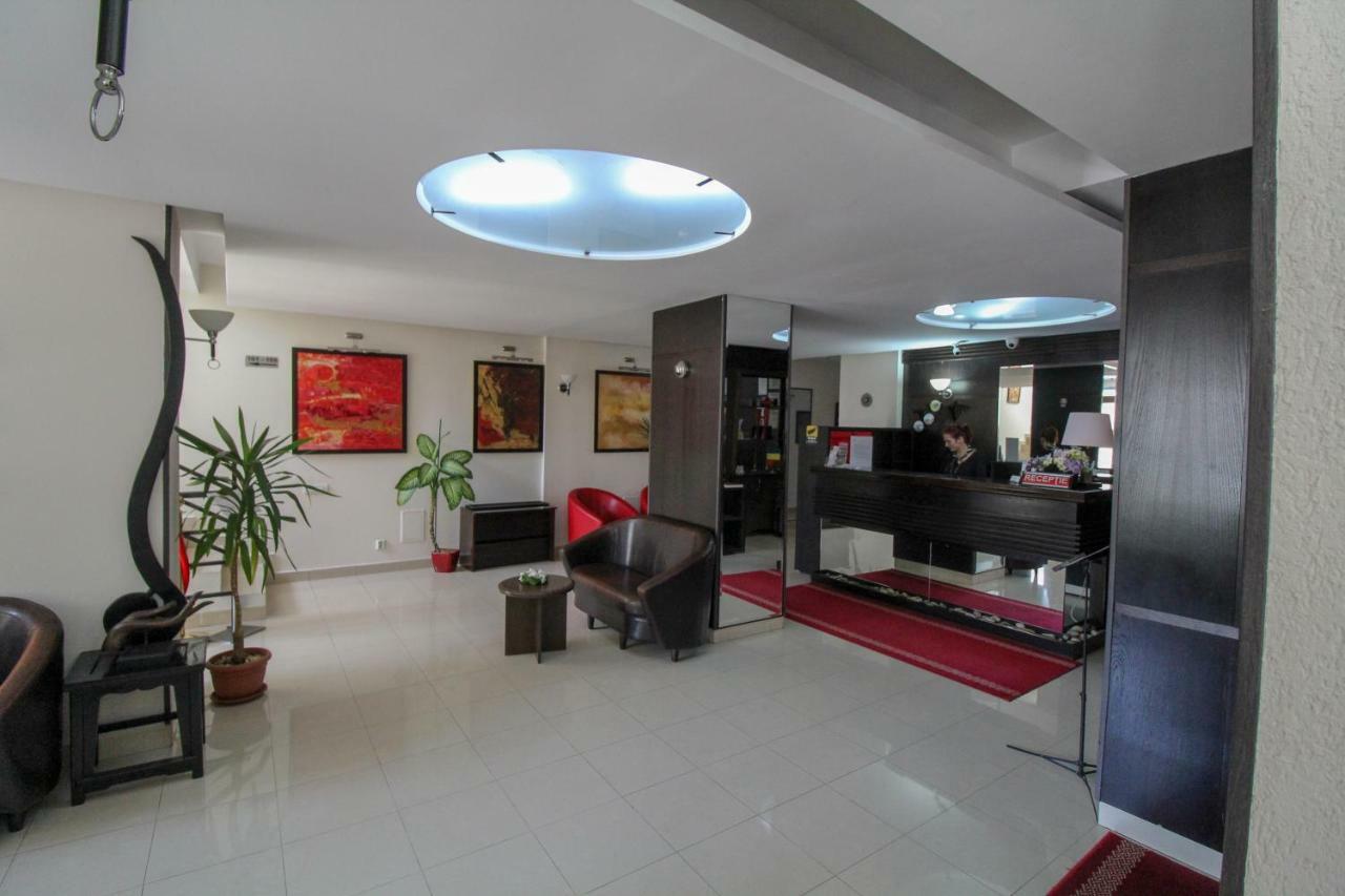 Hotel Razvan Bukarest Eksteriør billede