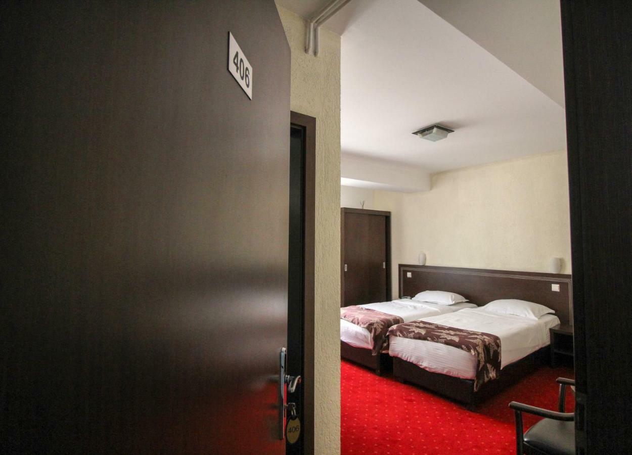 Hotel Razvan Bukarest Eksteriør billede