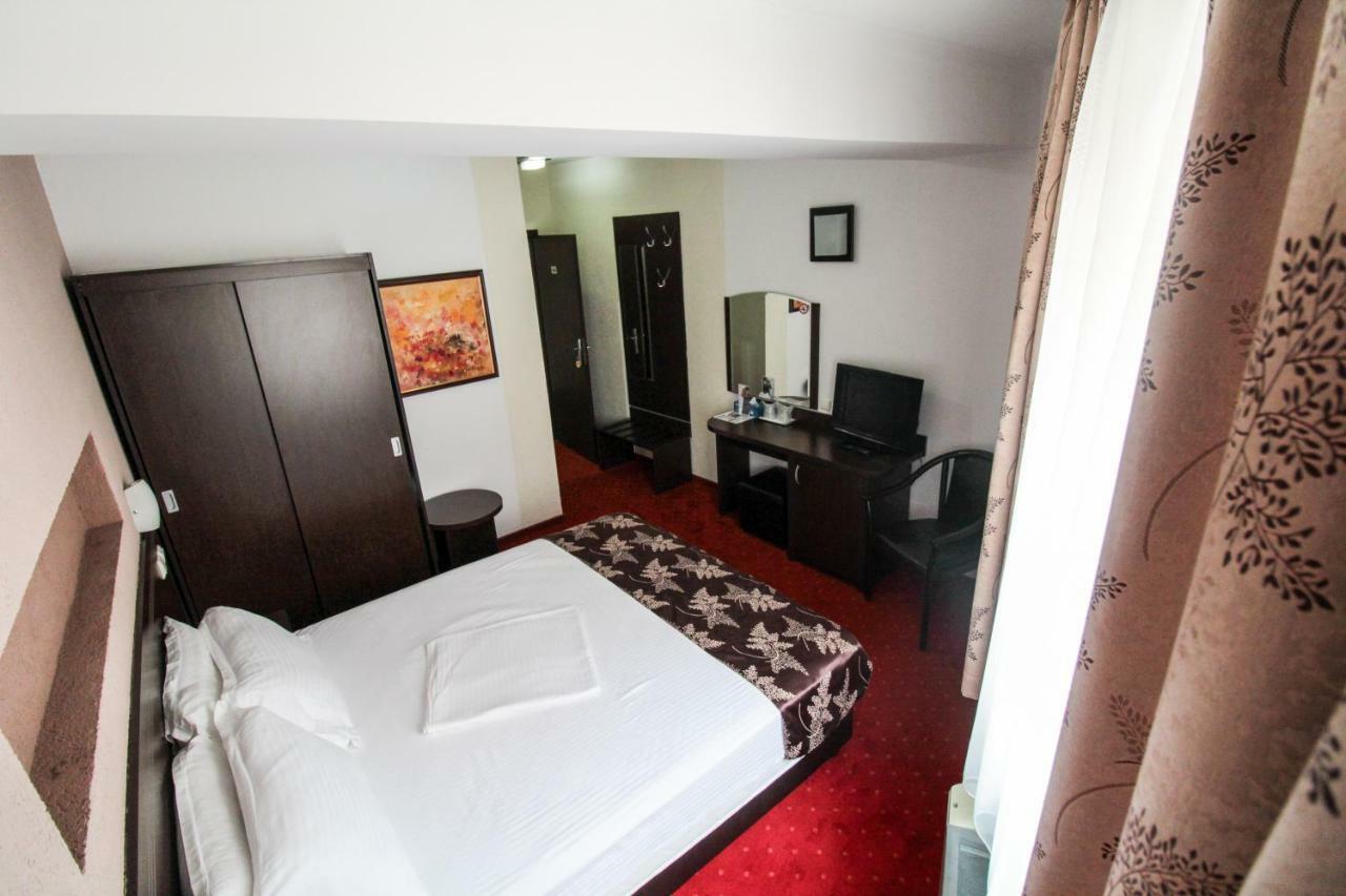 Hotel Razvan Bukarest Eksteriør billede