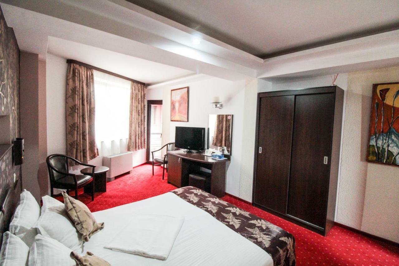 Hotel Razvan Bukarest Eksteriør billede